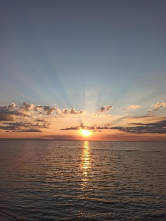 Filoxenia Paralia Buitenkant foto